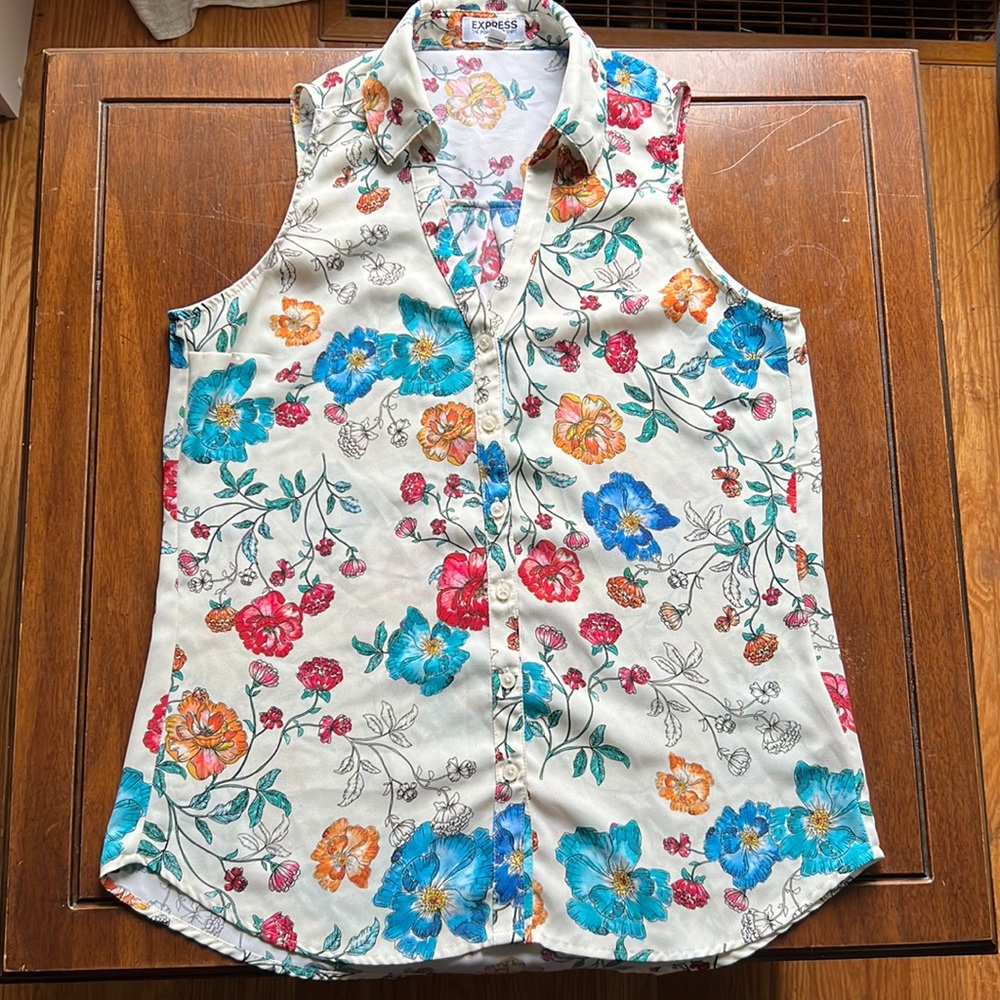 Express Floral Sleeveless Blouse - Multicolor
